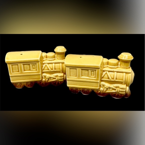 Salt and pepper shakers Chattanooga Choo choo train RARE VINTAGE JAPAN EUC - Picture 3 of 3
